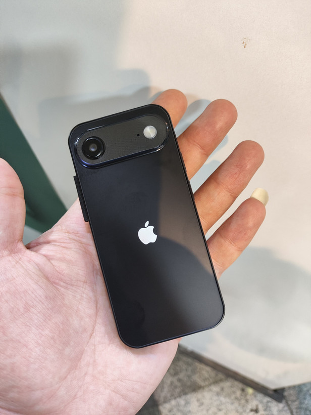 گوشی سویس 17Air Mini | صفحه نمایش 4.5 اینچ